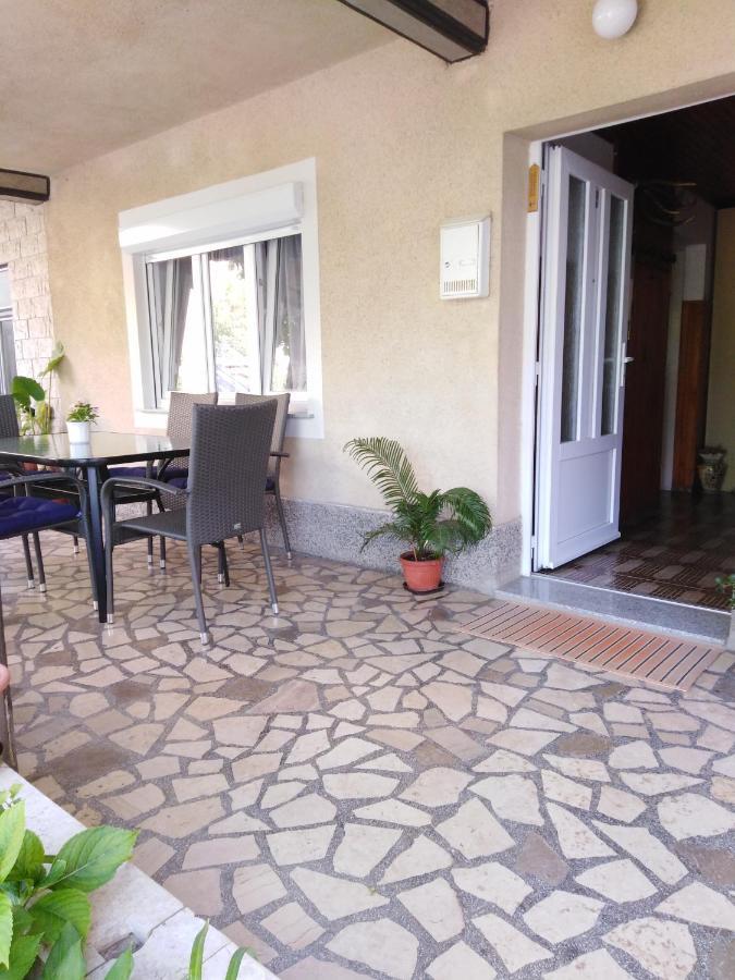 Apartamento Apartman Paulina Selce Exterior foto